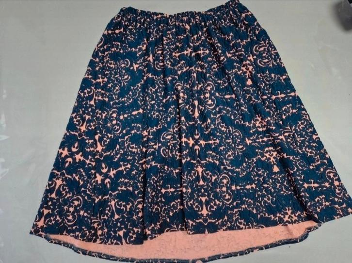 Mooie rok met print, Kleding | Dames, Rokken, Zo goed als nieuw, Maat 38/40 (M), Overige kleuren, Knielengte, Ophalen of Verzenden