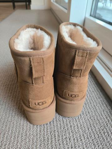 Originele UGGs Classic Ultra Mini Platform – maat 39 (nieuw) beschikbaar voor biedingen