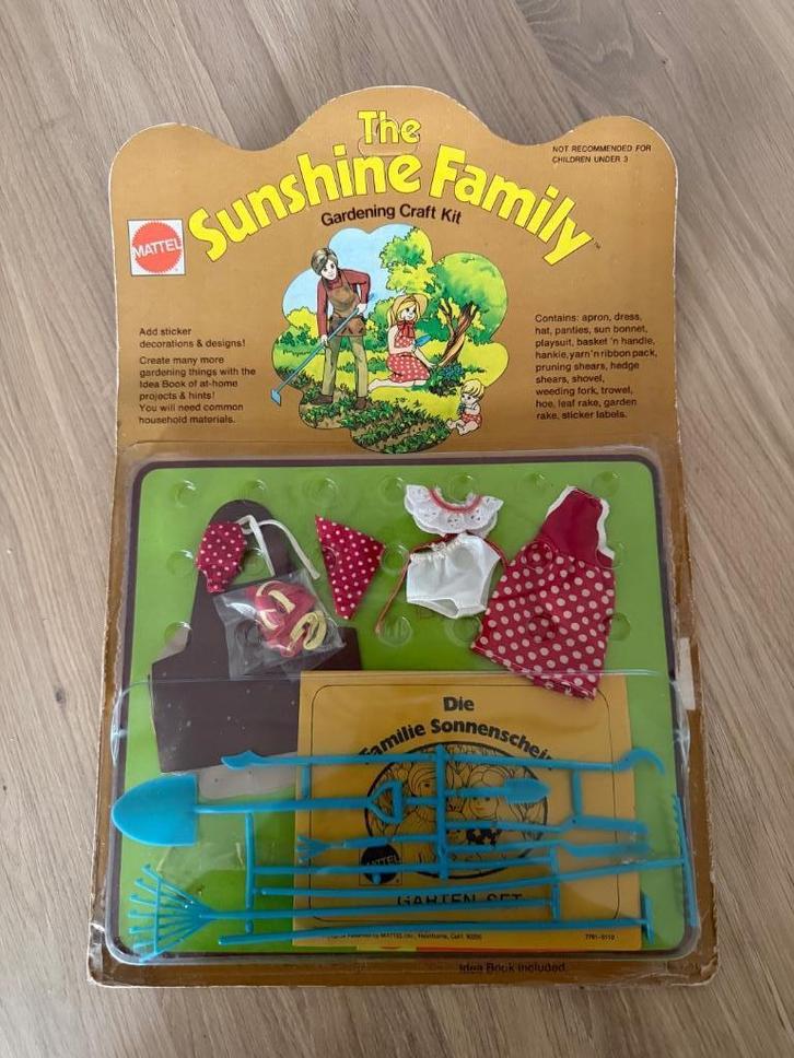 The Sunshine Family gardening craft kit (Mattel) (jaren ’70), Verzamelen, Poppen, Zo goed als nieuw, Accessoires, Verzenden