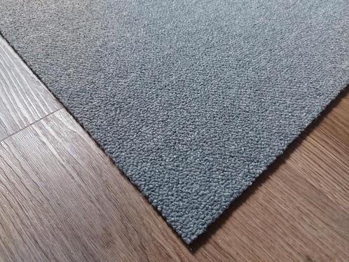 Mooie grijze tapijttegels 50x50 cm nieuw!, Huis en Inrichting, Stoffering | Vloerbedekking, Nieuw, Tapijttegels, 75 m² of meer