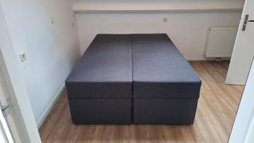 Zeer mooi Boxspring bed ( als nieuw) beschikbaar voor biedingen