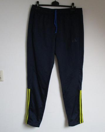 Nr.161: Adidas trainingsbroek sportbroek maat XL blauw met g beschikbaar voor biedingen