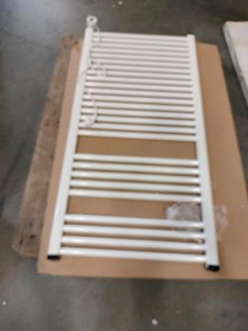 Mooie electrische radiator maat 1.20 hoog wit. beschikbaar voor biedingen