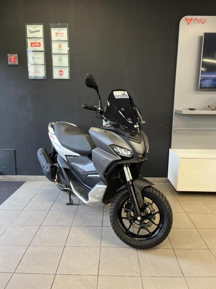 Aprilia SR GT 200 cc DEMO (224km), Fietsen en Brommers, Scooters | Aprilia, Nieuw, Overige modellen, Benzine, Ophalen