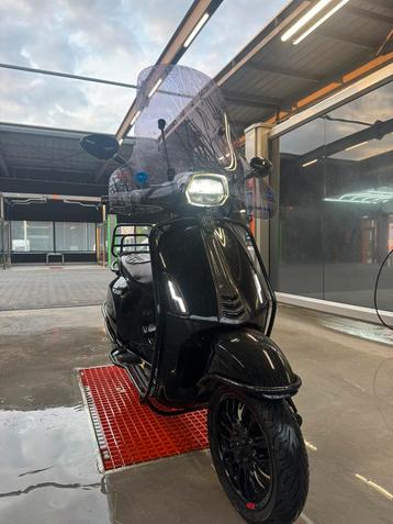 Vespa Sprint 4T 2V full option black on black 2017 beschikbaar voor biedingen