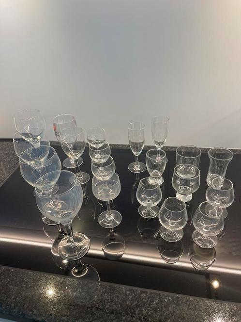 Set glazen allerlei , komt uit een notariswoning, Verzamelen, Glas en Borrelglaasjes, Gebruikt, Overige typen, Ophalen of Verzenden