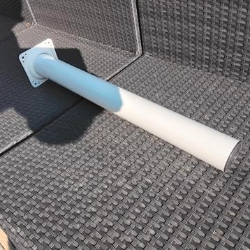 1 wit metalen meubelpoot, tafelpoot 72 cm x 7,5 cm rond beschikbaar voor biedingen