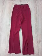 Mooie donkerrode pantalon mt 36/38, splitten onderaan, Kleding | Dames, Broeken en Pantalons, Lang, Ophalen of Verzenden, Zo goed als nieuw