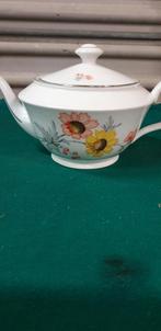 theekan vintage, wit met bloemen, Huis en Inrichting, Keuken | Servies, Ophalen of Verzenden