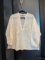 Witte Zara blouse - Maat M gaatjes motief, Maat 38/40 (M), Ophalen of Verzenden, Zo goed als nieuw, Wit