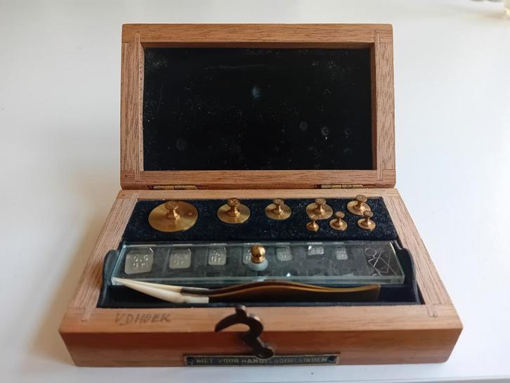 Antieke Precisieweegschaal Gewichten Set in Kist, Antiek en Kunst, Antiek | Gereedschap en Instrumenten, Ophalen of Verzenden