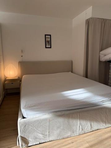 Tweepersoonsbed met opbergruimte – stijlvol & praktisch beschikbaar voor biedingen