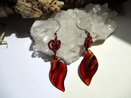 Edelsteen oorhangers - carneool en jaspis, Verzamelen, Mineralen en Fossielen, Mineraal, Ophalen of Verzenden