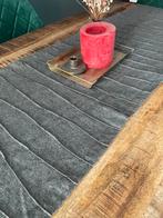 Grijze Tafelloper - golvende lijnen, Huis en Inrichting, Stoffering | Tapijten en Kleden, Minder dan 50 cm, 100 tot 150 cm, Ophalen of Verzenden