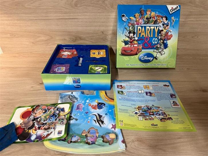 Party en co Disney Pixar - s3235, Hobby en Vrije tijd, Gezelschapsspellen | Bordspellen, Zo goed als nieuw, Ophalen of Verzenden