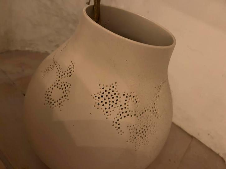Ikea Jonsberg vaas - Creme - Puntgaaf, Huis en Inrichting, Woonaccessoires | Vazen, Zo goed als nieuw, Wit, Minder dan 50 cm, Aardewerk of Porselein