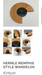 HERMLE MEMPHIS STYLE WANDKLLOK, Antiek en Kunst, Antiek | Klokken, Ophalen of Verzenden