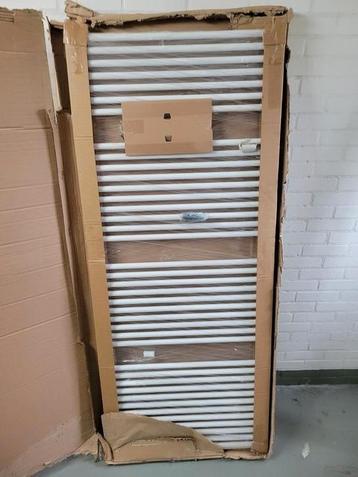 Instamat Rondo Lux radiator 181x75 cm wit – nieuw in doos


 beschikbaar voor biedingen