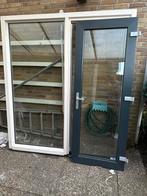 Aangeboden kunstof kozijn met deur, Doe-het-zelf en Verbouw, Kozijnen en Schuifpuien, Ophalen, Kunststof, Gebruikt, Deurkozijn
