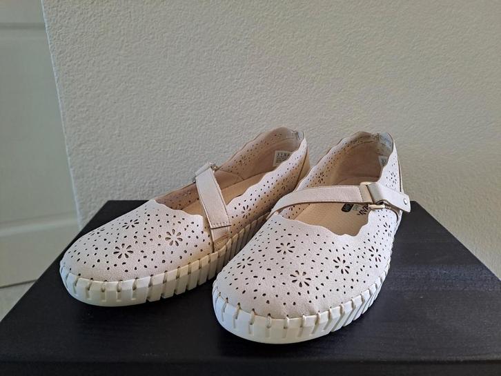 Skechers instap schoen met bandje., Kleding | Dames, Schoenen, Zo goed als nieuw, Sneakers of Gympen, Zwart, Ophalen