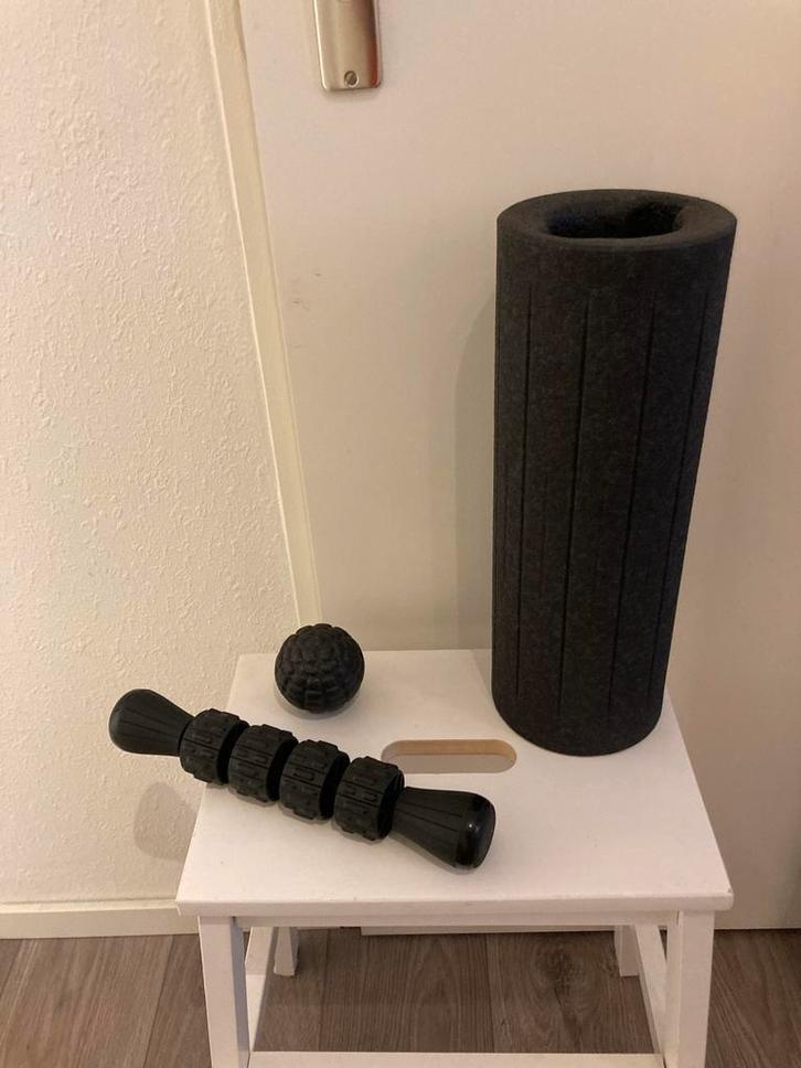 Aptonia fitness Accessoires - Zwart, Sport en Fitness, Fitnessmaterialen, Zo goed als nieuw, Foamroller, Benen, Ophalen of Verzenden