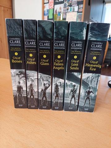 Mortal Instruments serie, casandra clare  beschikbaar voor biedingen