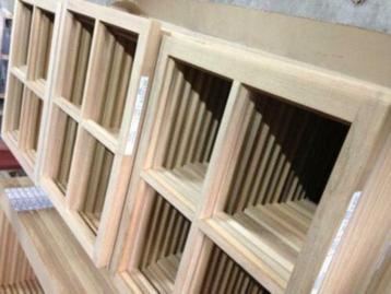 Raam met Roedes, hardhout, MOOI VOORDELIG! beschikbaar voor biedingen