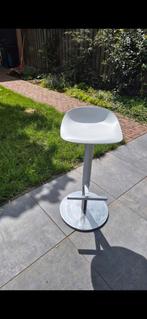 2 IKEA Barkrukken (Janinge), Huis en Inrichting, Barkrukken, 2 krukken, Ophalen, Zo goed als nieuw, In hoogte verstelbaar