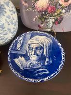 Delfts Blauw Wandbord Boch Frères België Vrouw met Boek 22cm, Ophalen of Verzenden