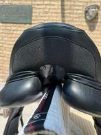 Aviar Rook 17.5 inch met swarovski en lak elementen., Ophalen, Zo goed als nieuw, Dressuur