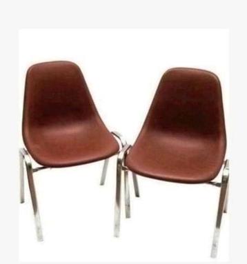 Retro Vintage 2 "Orly" stoelen Ontwerp Bruno Pollak beschikbaar voor biedingen