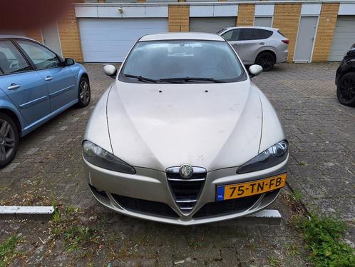 Alfa Romeo 147 1.6 T.spark 16V 88KW 5DR 2006 Grijs, Auto's, Alfa Romeo, Particulier, Trekhaak, Benzine, E, Hatchback, Handgeschakeld
