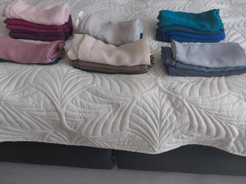 Sjaaltjes/hoofddoeken/hijabs beschikbaar voor biedingen