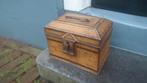 Antiek kistje metaal schatkist beschuitblik beschuitbus, Antiek en Kunst, Ophalen of Verzenden