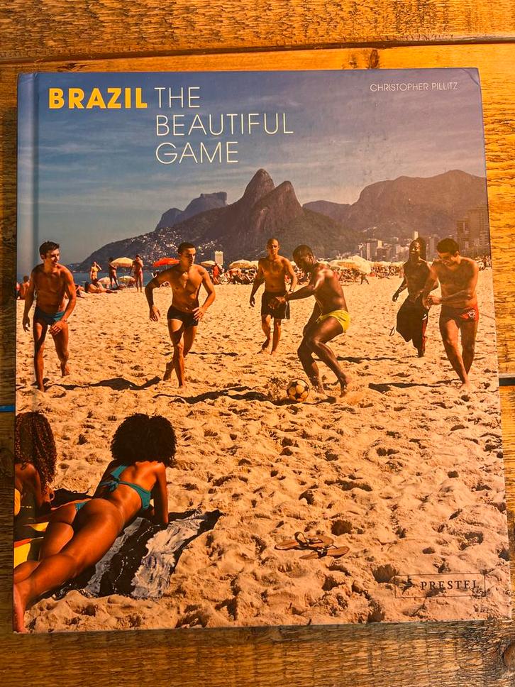 Brazil The Beautiful Game - Voetbal Fotoboek, Boeken, Sportboeken, Zo goed als nieuw, Balsport, Ophalen of Verzenden