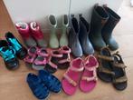 Schoenen, laarzen en sandalen.  O.a. van Teva en Dr. Martens, Ophalen of Verzenden, Gebruikt, Meisje, Laarzen