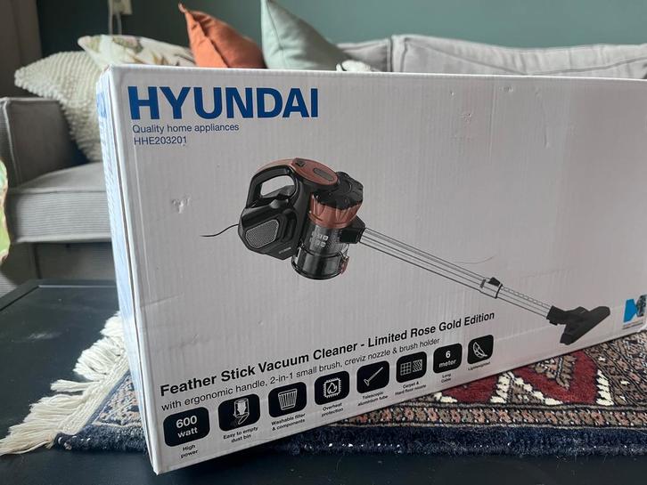 Hyundai Steelstofzuiger /Nieuw in doos /Roségoud /600watt, Witgoed en Apparatuur, Stofzuigers, Nieuw, Stofzuiger, Reservoir, Ophalen