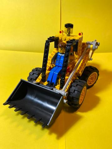 Lego 8235 Bobcat  / Front End Loader beschikbaar voor biedingen