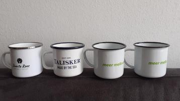 4  Verschillende witte emaille mokken. beschikbaar voor biedingen