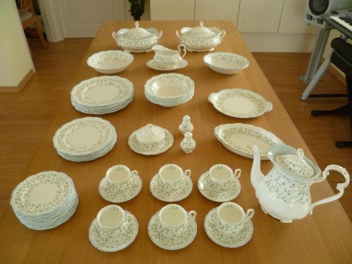 Royal Albert "Caroline" 48-delig servies, Antiek en Kunst, Antiek | Servies compleet, Ophalen