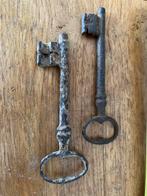 Leuke set (2) antieke sleutels, Antiek en Kunst, Ophalen