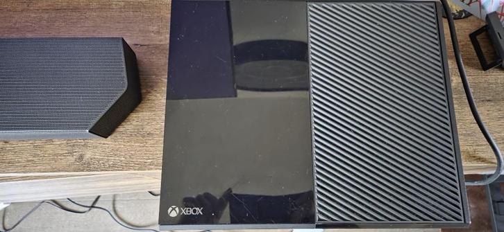 Xbox One - Standaard + Games + Controller, Spelcomputers en Games, Spelcomputers | Xbox One, Gebruikt, Xbox One, 500 GB, Met 1 controller
