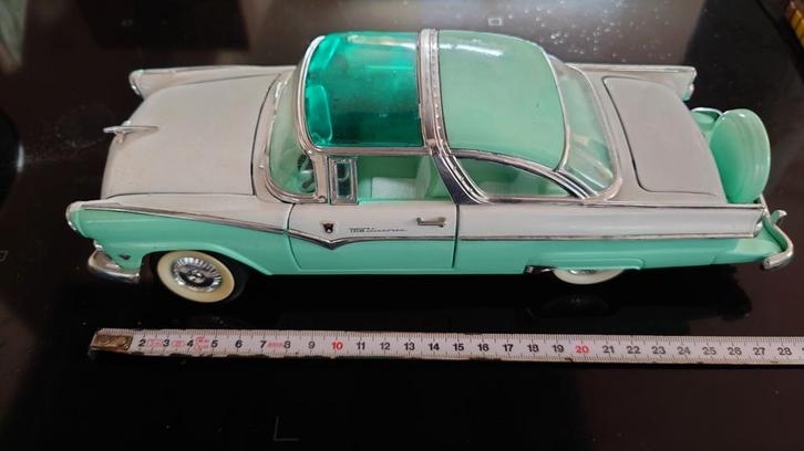 '55 Ford Fairlane Crown Victoria 1:18 Road Tough, Hobby en Vrije tijd, Modelauto's | 1:18, Nieuw, Auto, Overige merken, Ophalen of Verzenden