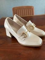 Pumps met blokhak - Lov’it - mt. 38, Beige, Ophalen of Verzenden, Zo goed als nieuw, Schoenen met hoge hakken