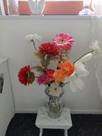 Vaas met diverse kunstbloemen, Ophalen of Verzenden, Zo goed als nieuw, Binnen