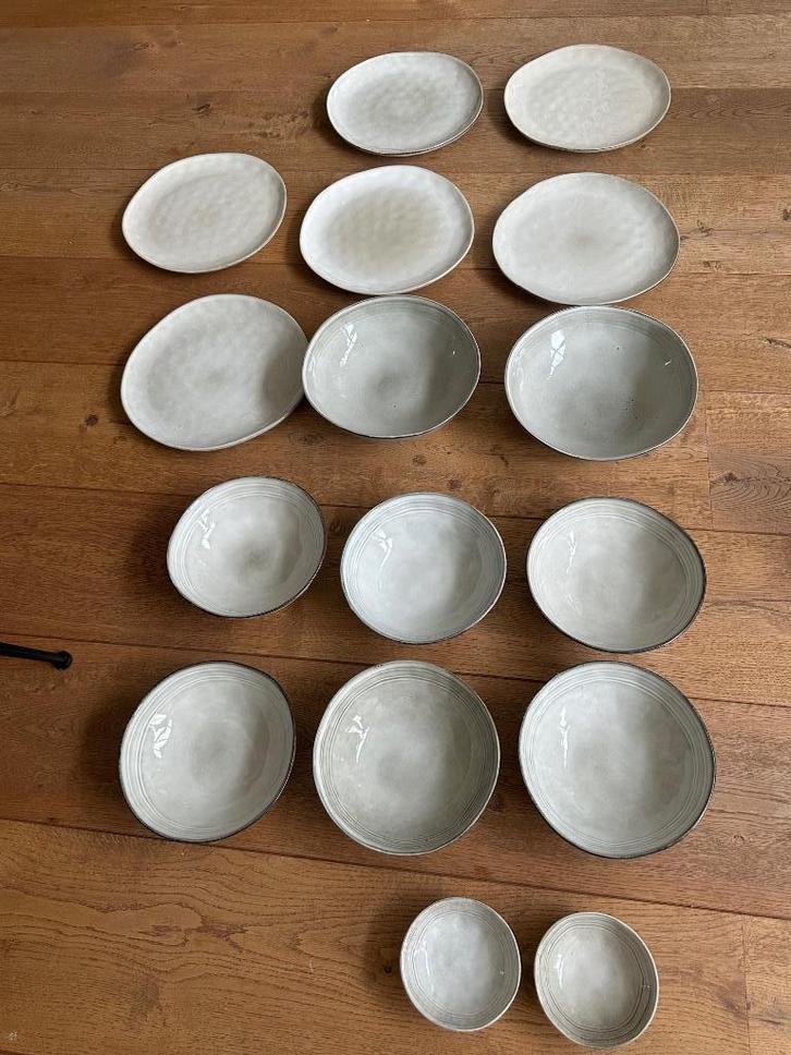 Servies borden en kommen aardewerk aardetint Xenos / casa, Huis en Inrichting, Keuken | Servies, Zo goed als nieuw, Bord(en), Overige stijlen