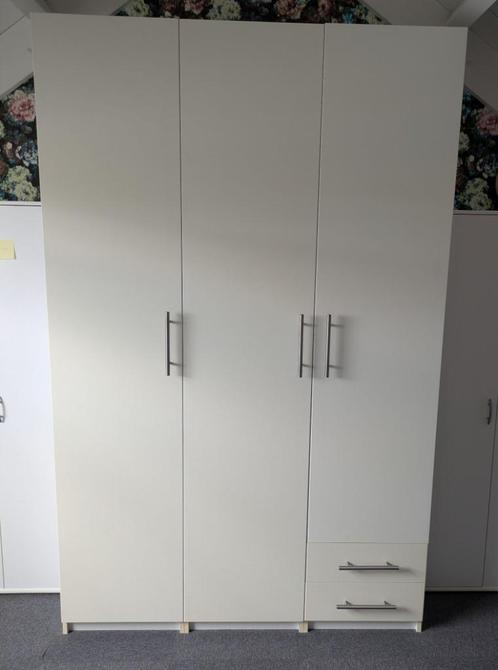 Riant grote Ikea kledingkast, Huis en Inrichting, Kasten | Kledingkasten, Gebruikt, 200 cm of meer, 100 tot 150 cm, 50 tot 75 cm