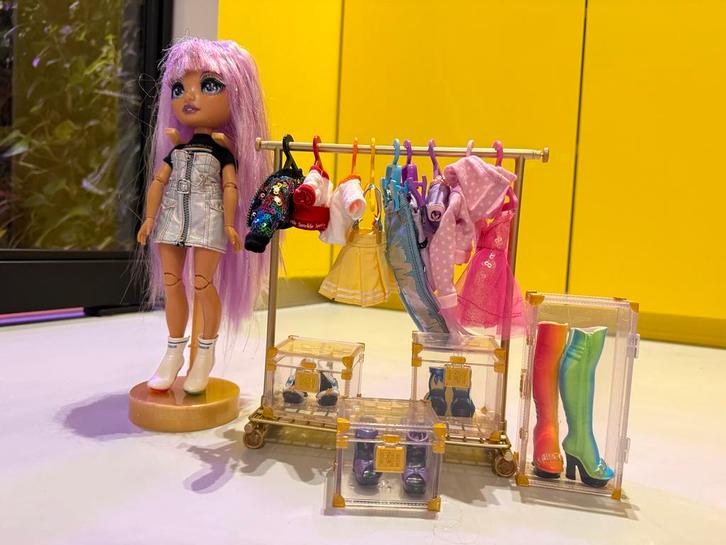 Rainbow High Pop Verkleedpop, Kinderen en Baby's, Speelgoed | Poppen, Zo goed als nieuw, Barbie, Ophalen of Verzenden