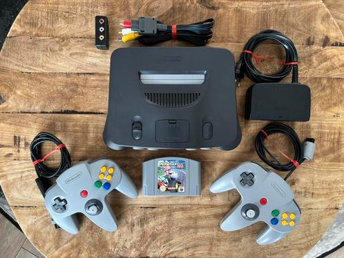 Nintendo 64 set + 2 controllers + Mario Kart | Zeer netjes, Spelcomputers en Games, Spelcomputers | Nintendo 64, Zo goed als nieuw