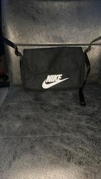Nike schoudertas, Sieraden, Tassen en Uiterlijk, Tassen | Schoudertassen, Ophalen of Verzenden, Zo goed als nieuw, Zwart